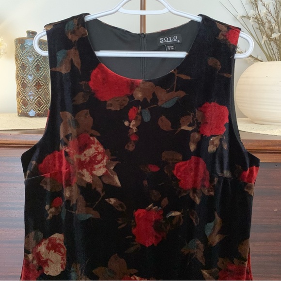 Solo Navy Floral Print Velvet Dress, Size 14 - Picture 4 of 12